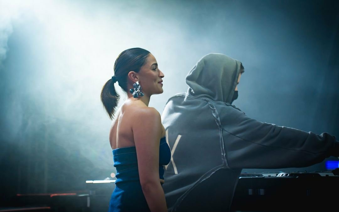 Alia Bhatt’s Jaw-Dropping Performance at Alan Walker’s Show Leaves Fans in Awe!